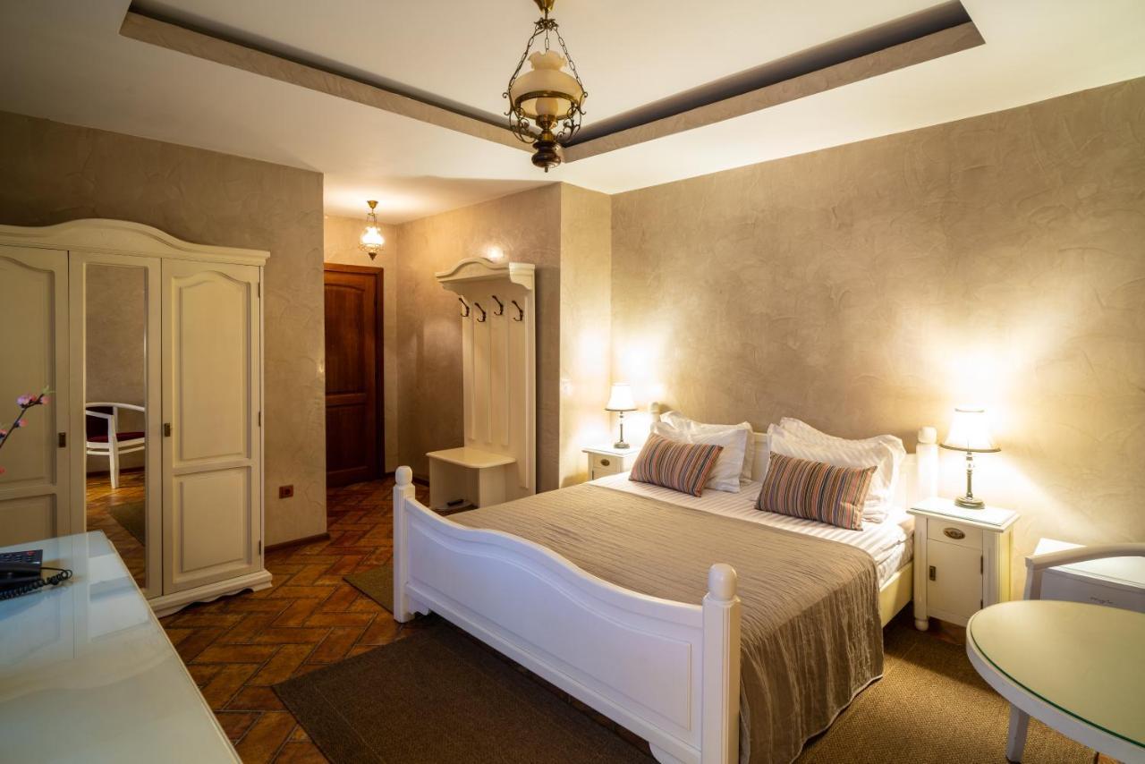 Hotel Europa ทาร์กู จิอู ภายนอก รูปภาพ