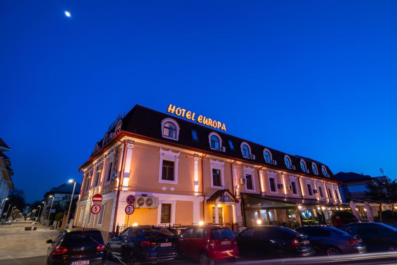 Hotel Europa ทาร์กู จิอู ภายนอก รูปภาพ