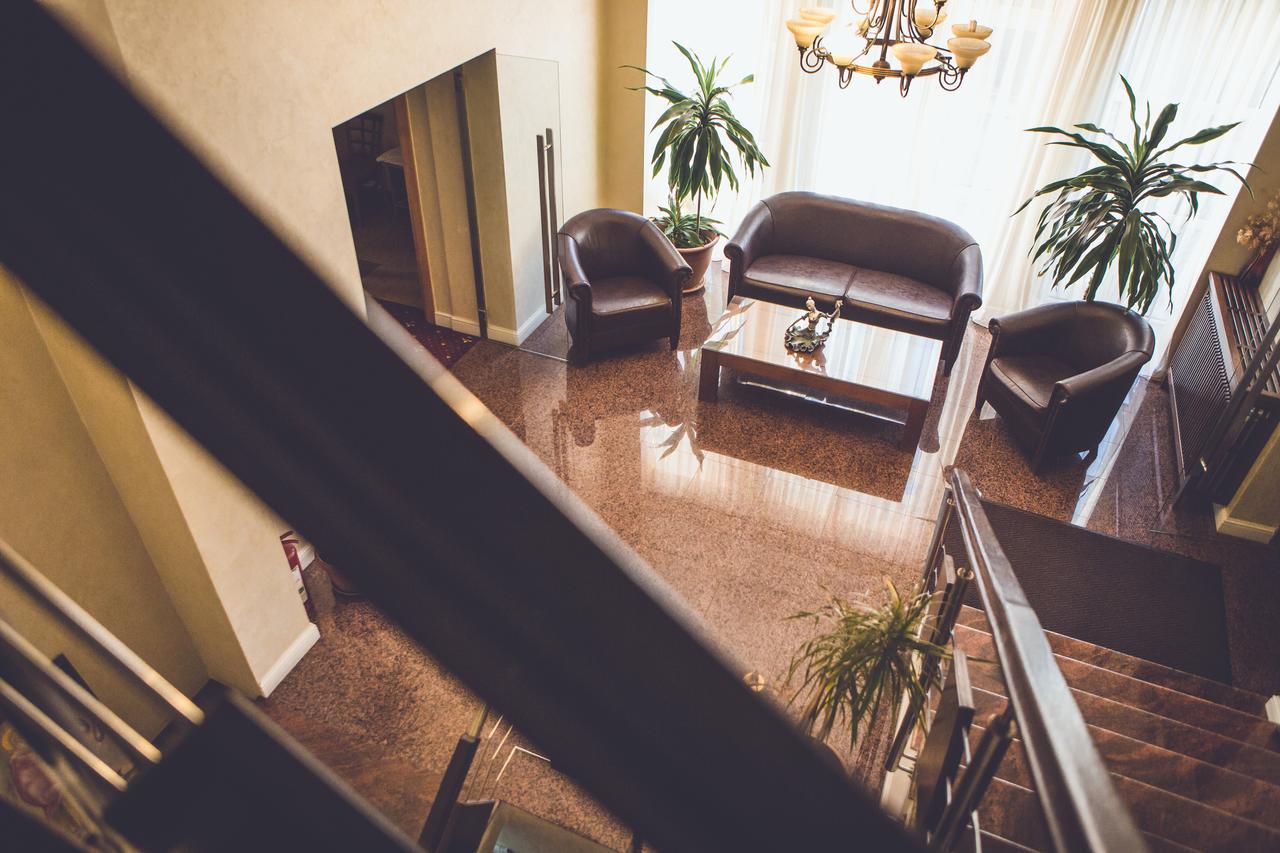 Hotel Europa ทาร์กู จิอู ภายนอก รูปภาพ
